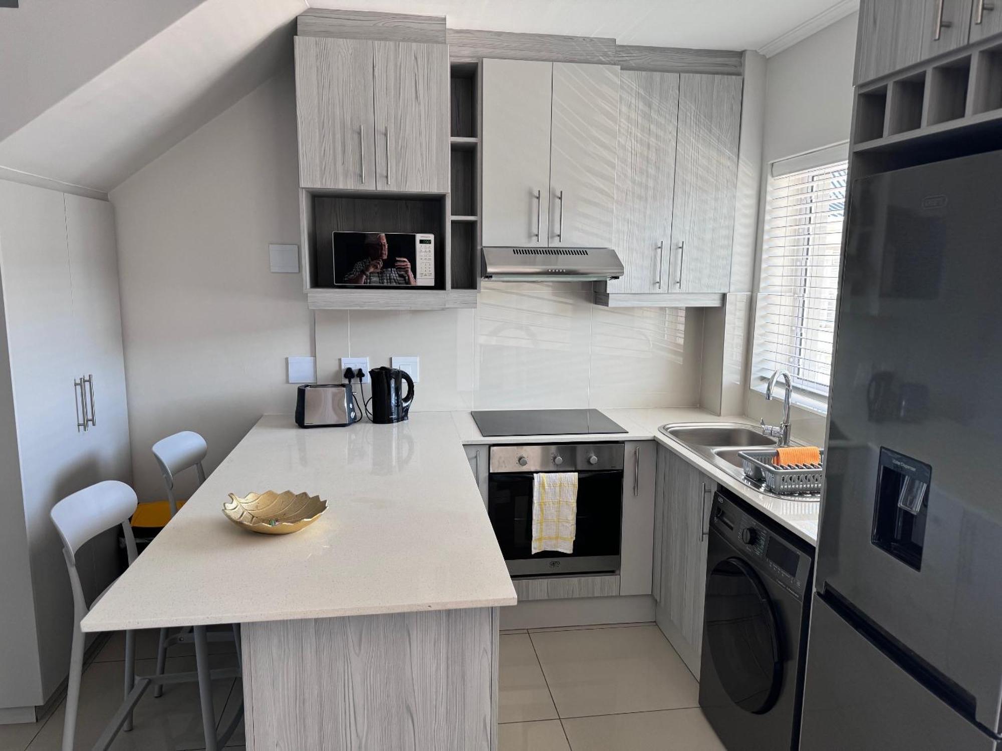 Beautifully Furnished Loft In Durbanville