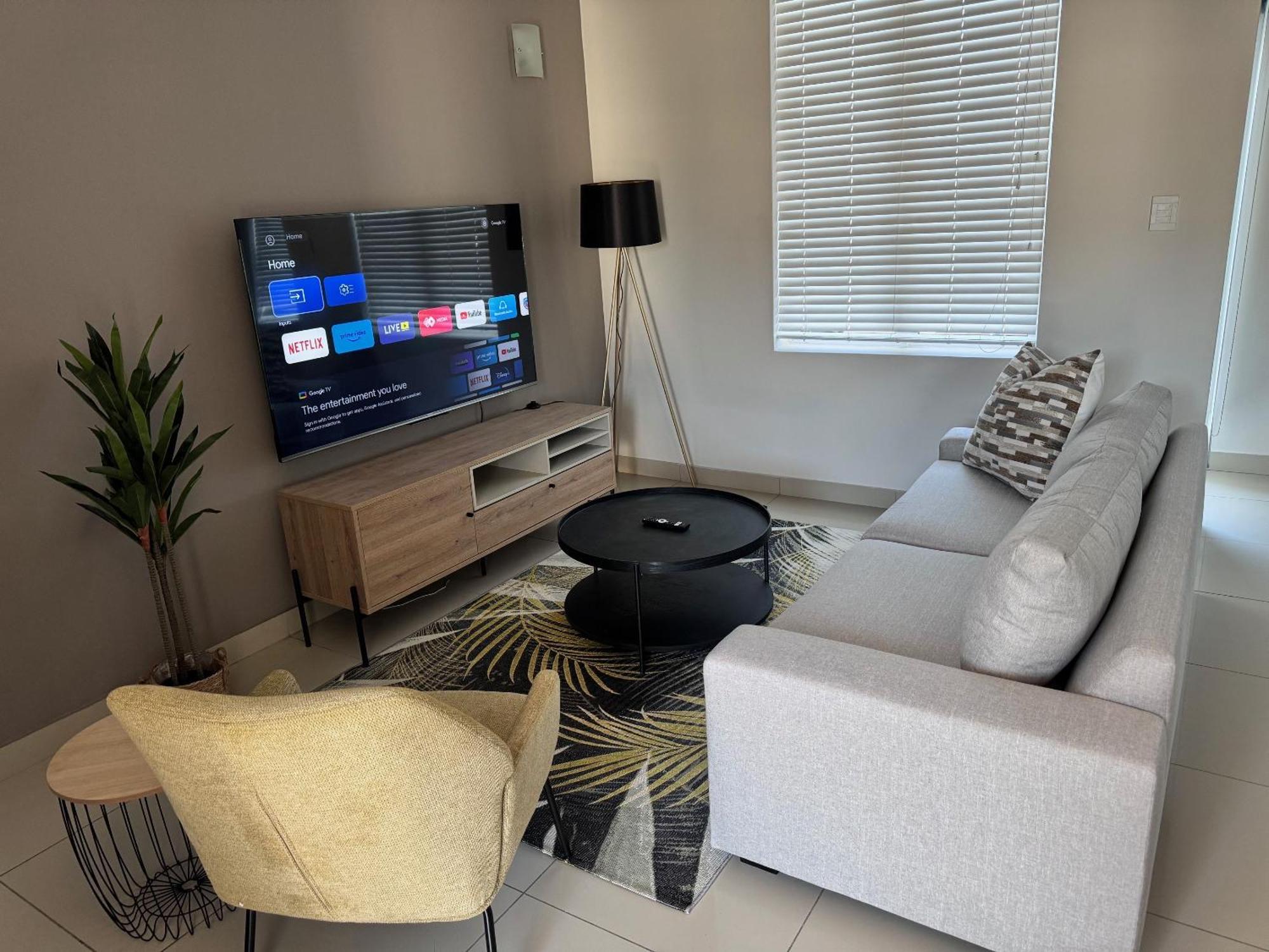 Beautifully Furnished Loft In Durbanville Apartment