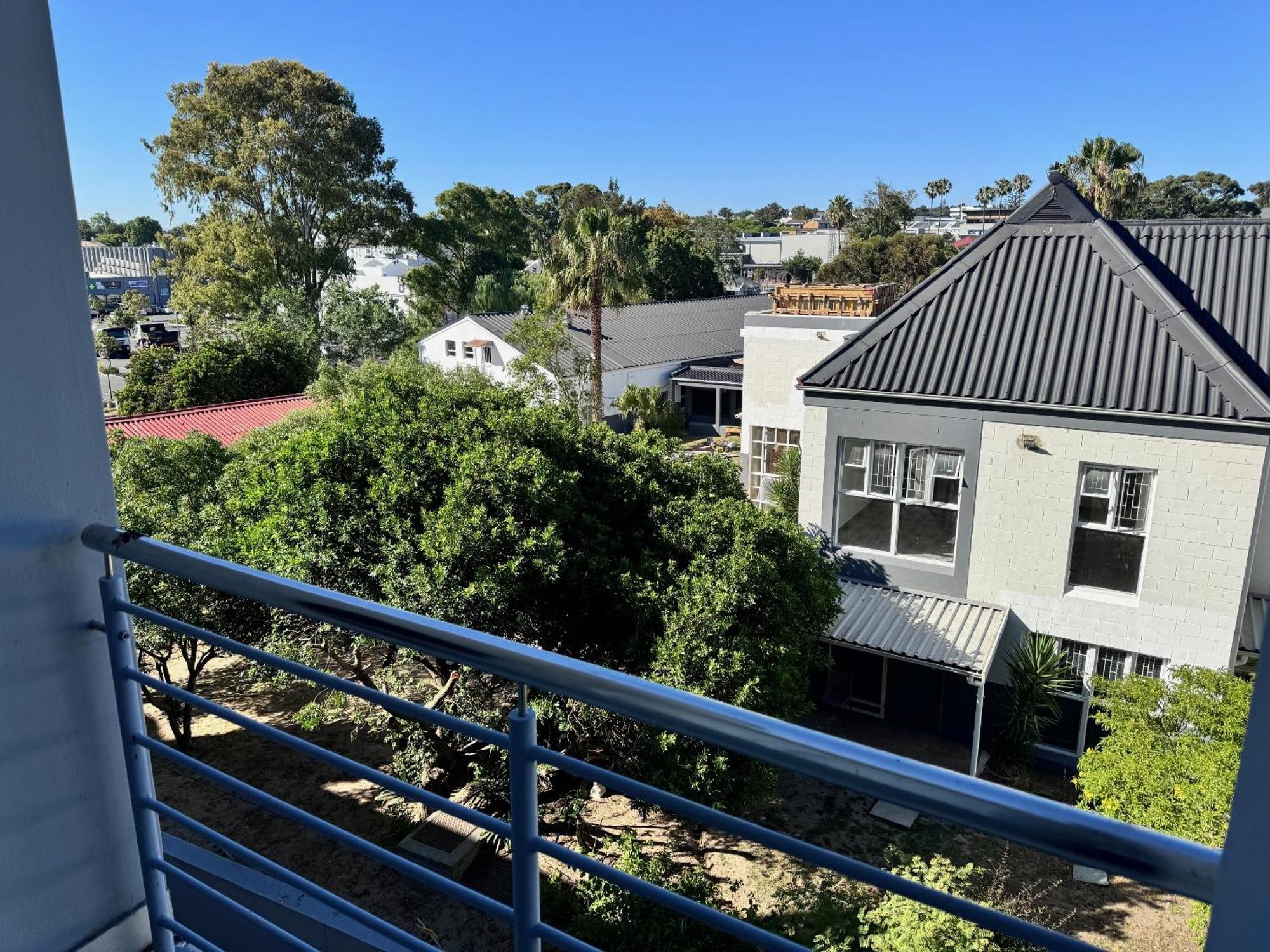 Beautifully Furnished Loft In Durbanville Apartment Cape Town