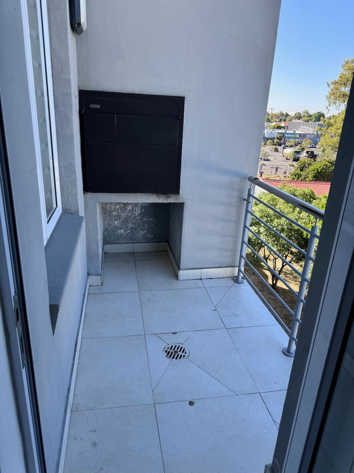Apartment Beautifully Furnished Loft In Durbanville