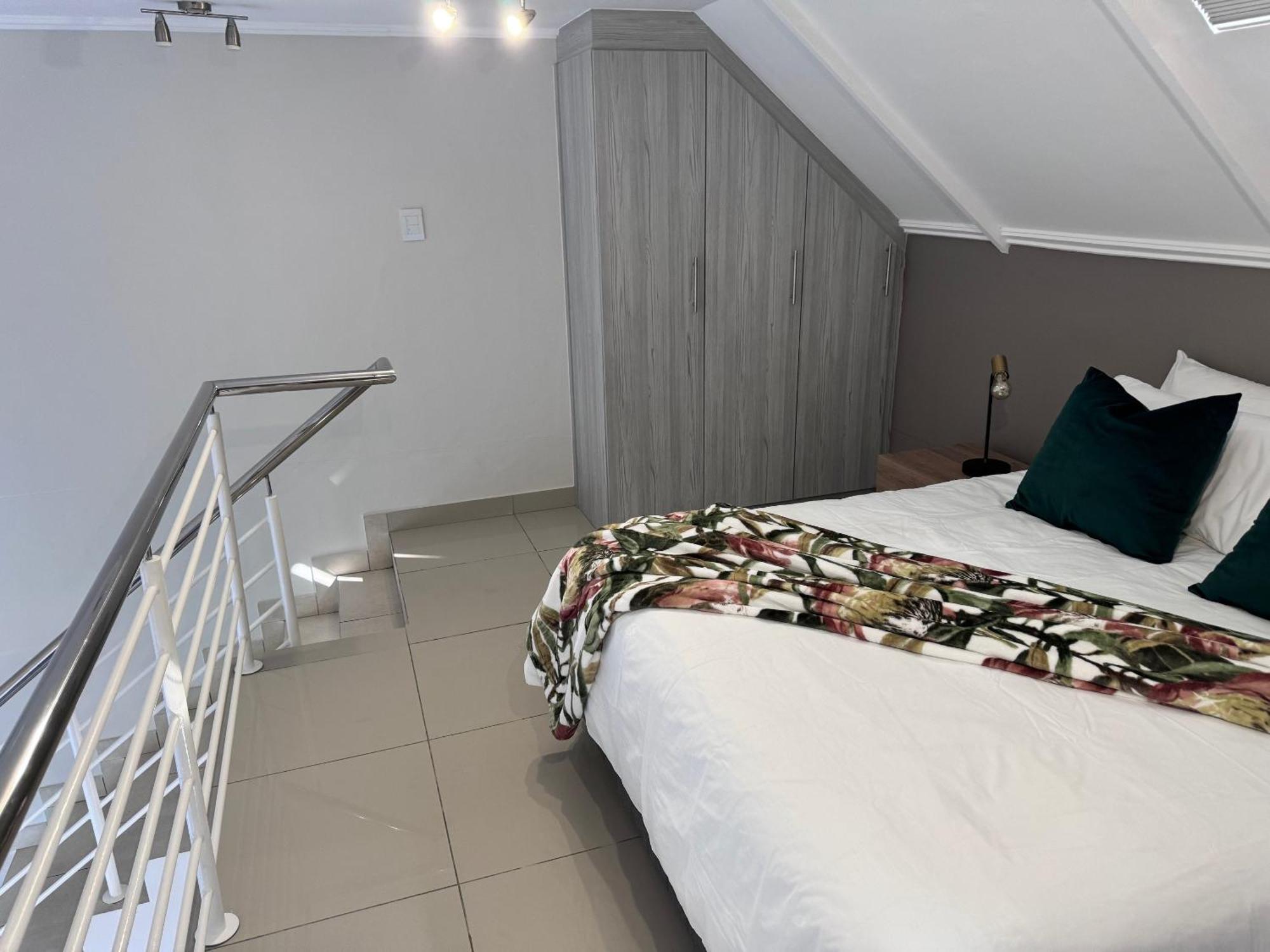 Beautifully Furnished Loft In Durbanville Apartment