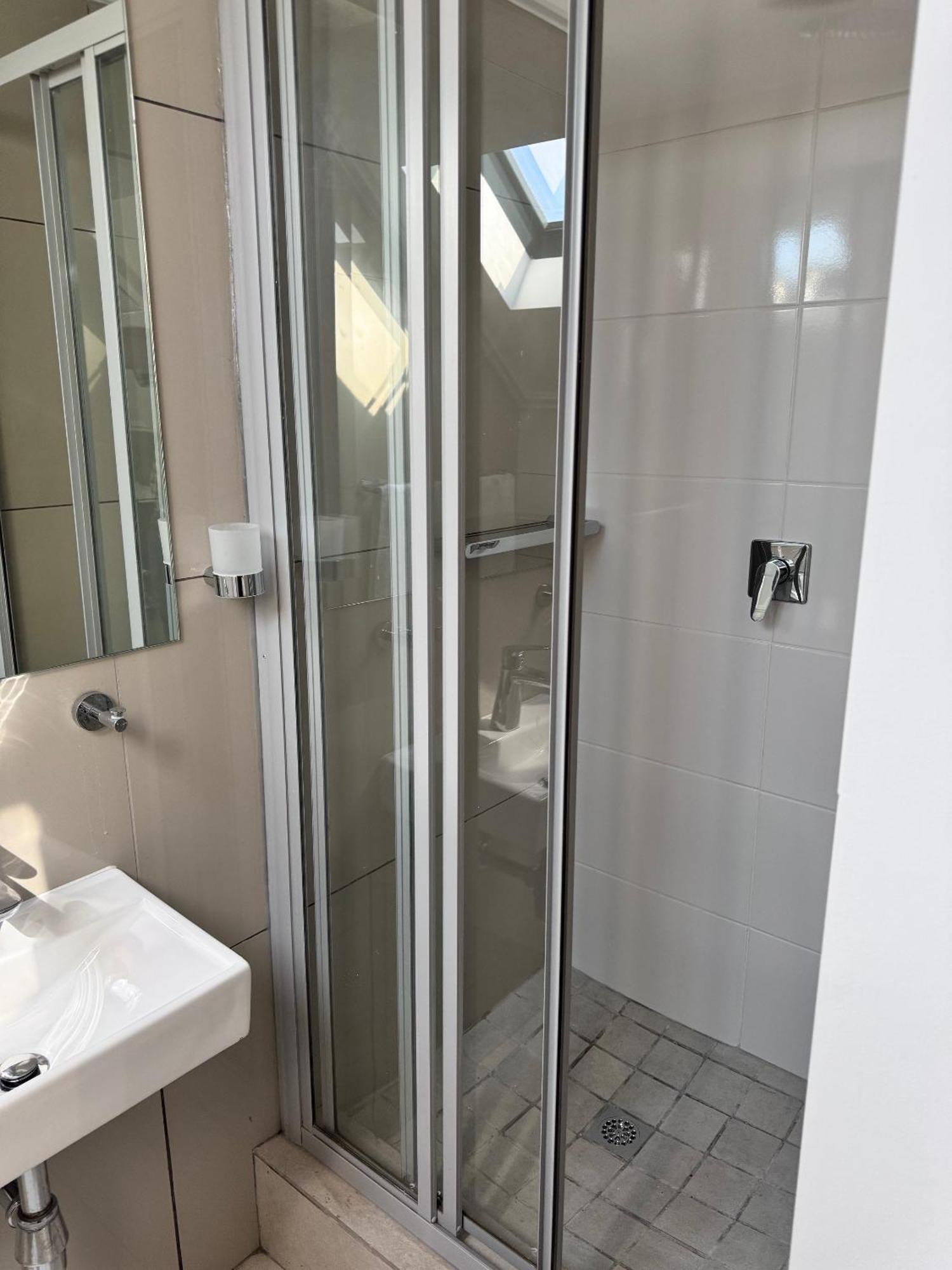 Beautifully Furnished Loft In Durbanville Apartment *